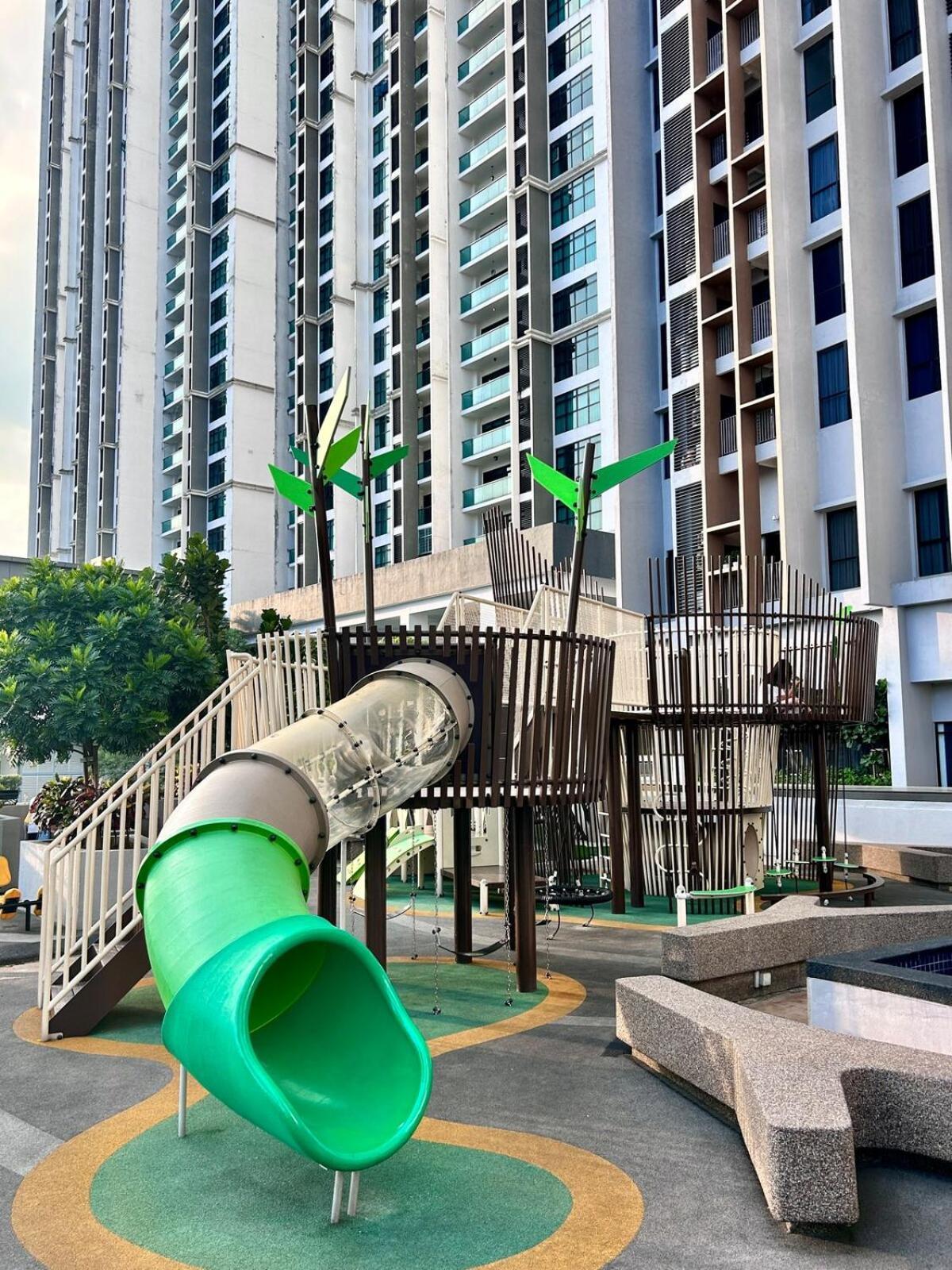 조호르 바루 Sky Trees Bukit Indah Aeon Netflix A16 아파트 외부 사진